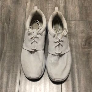 Nike Roshe All White